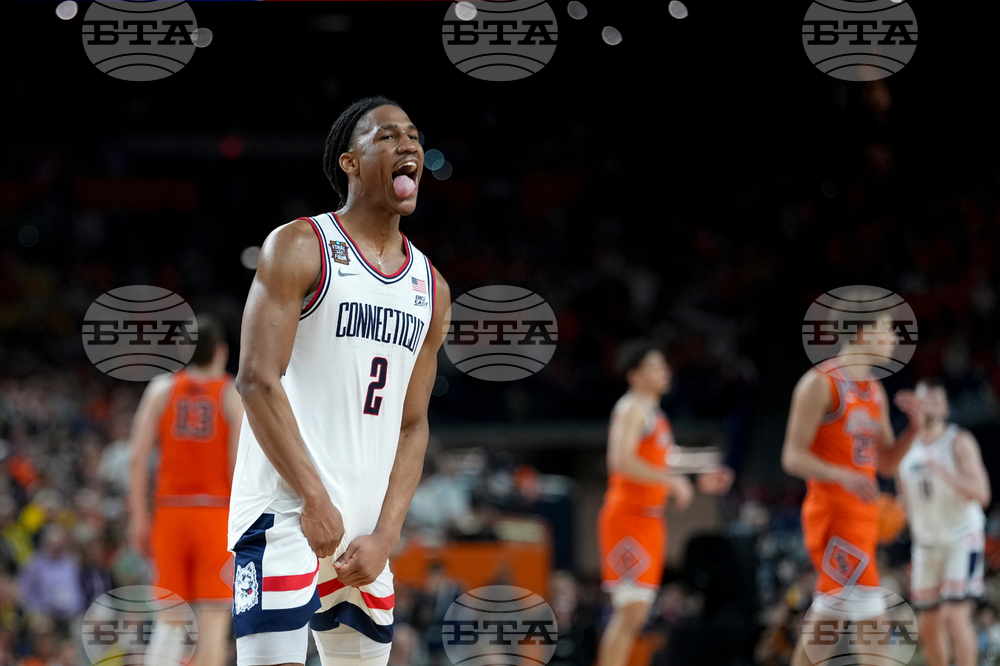 NCAA Illinois UConn Basketball