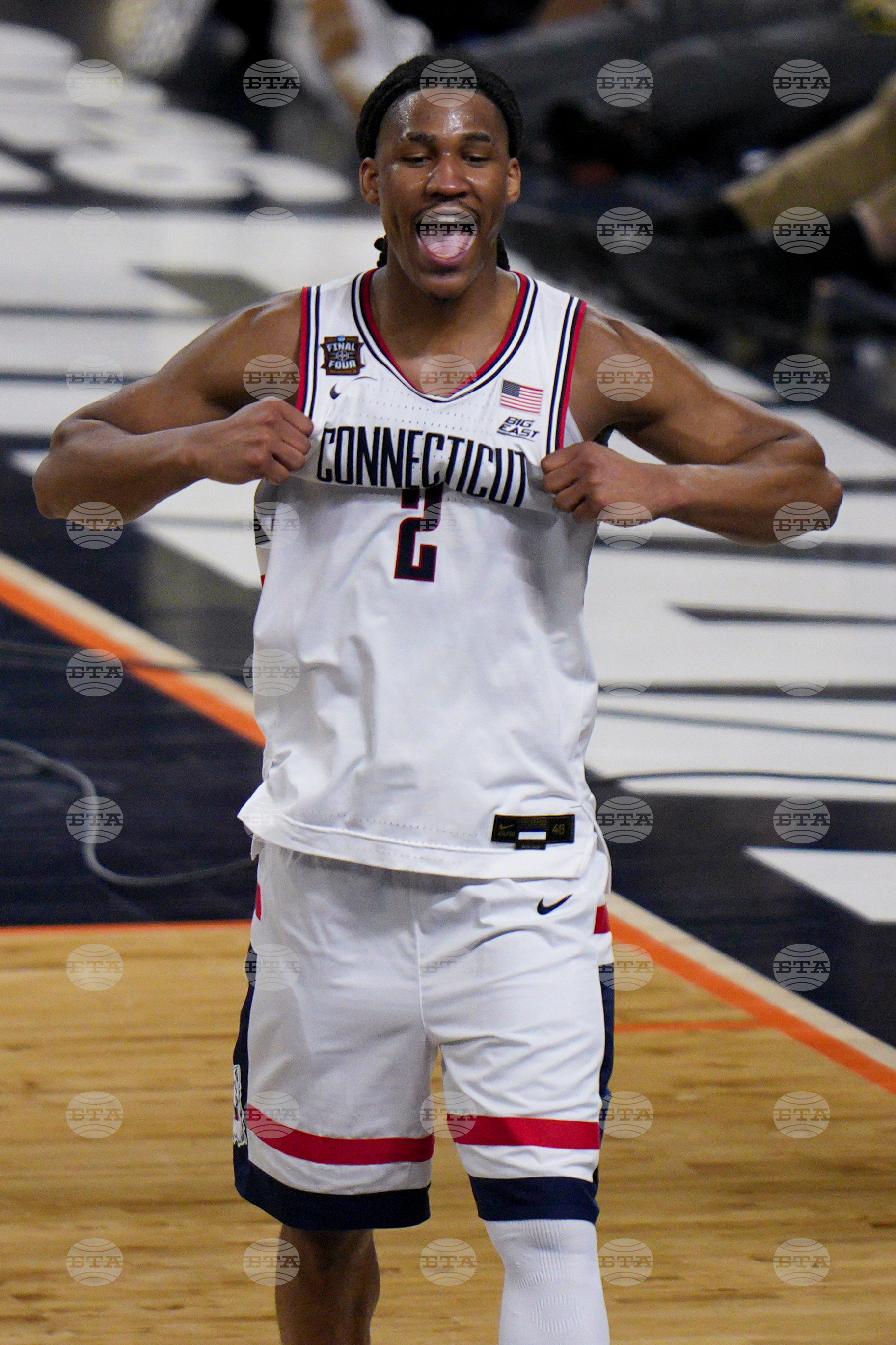 NCAA Illinois UConn Basketball