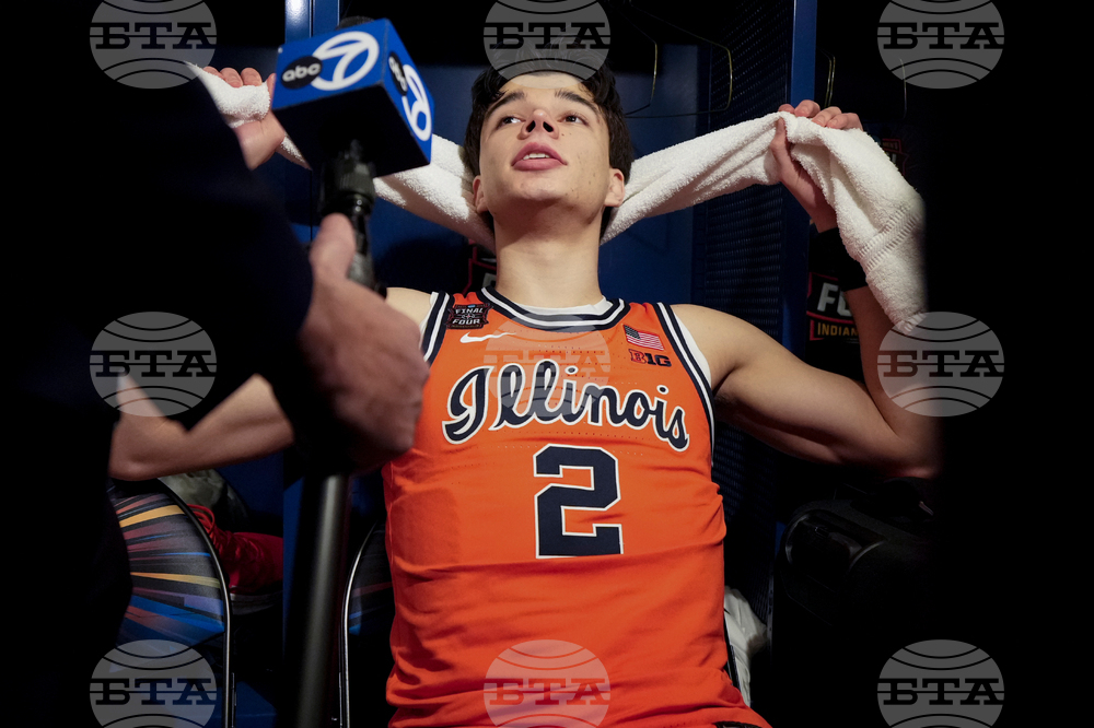 NCAA Illinois UConn Basketball