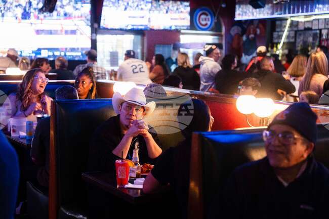 Chicago NCAA Illinois UConn Basketball