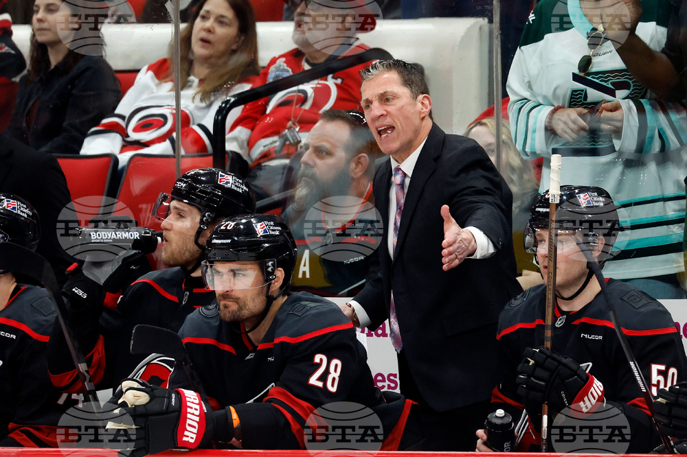 Islanders Hurricanes Hockey