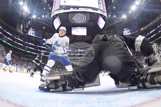 APTOPIX Maple Leaves Kings Hockey