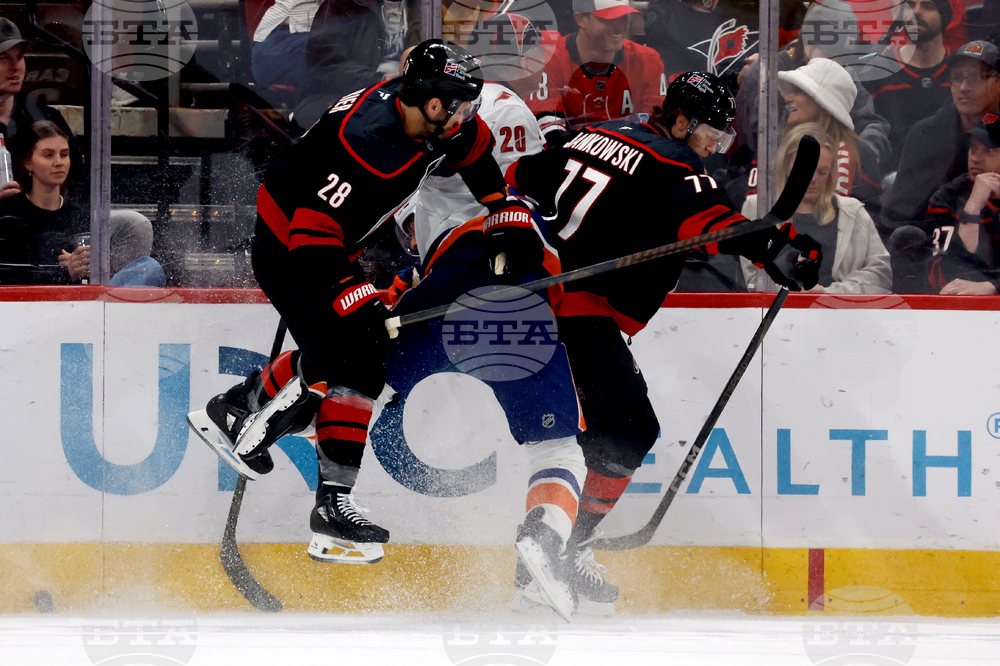 Islanders Hurricanes Hockey