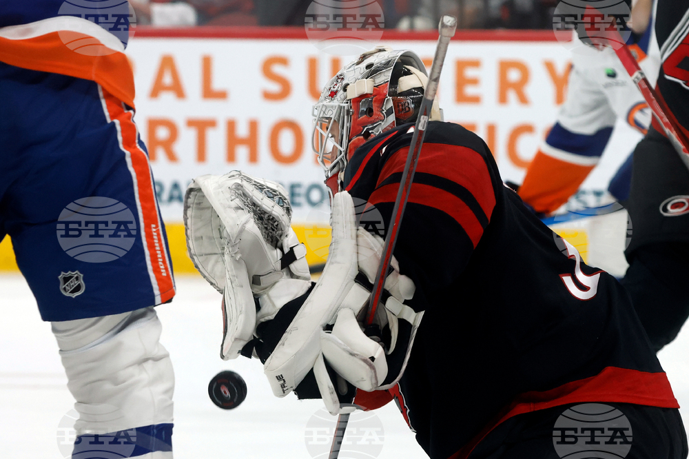 Islanders Hurricanes Hockey