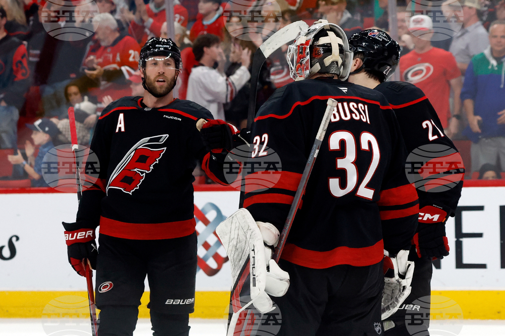 Islanders Hurricanes Hockey