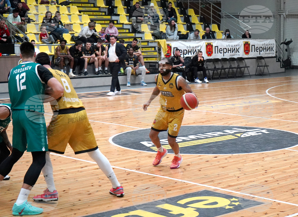 Перник - баскетбол - Миньор 2015 - Берое