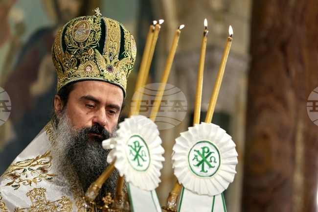 Патриарх Даниил ще отслужи Василиева литургия и ще благослови децата, които ще боядисват великденски яйца пред катедралата „Св. Неделя“