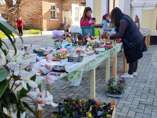 Благотворителен базар на Цветница за поредна година събира средства за ремонт на най-стария храм в Ямбол – „Св. Троица“