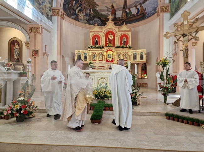 Раковски - храм "Пресвето сърце Исусово" - Великден - католици