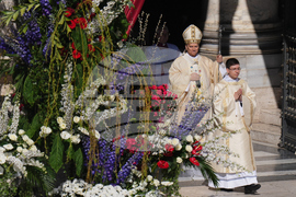 APTOPIX Vatican Pope Easter