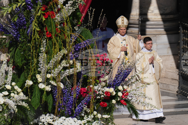 APTOPIX Vatican Pope Easter