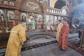 Шумен - Цветница - храма „Свети Три Светители“ - неделна служба