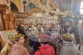 Шумен - Цветница - храма „Свети Три Светители“ - неделна служба