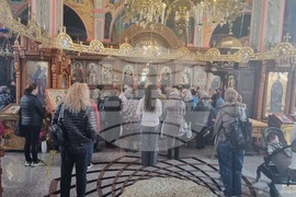 Шумен - Цветница - храма „Свети Три Светители“ - неделна служба