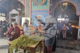 Шумен - Цветница - храма „Свети Три Светители“ - неделна служба