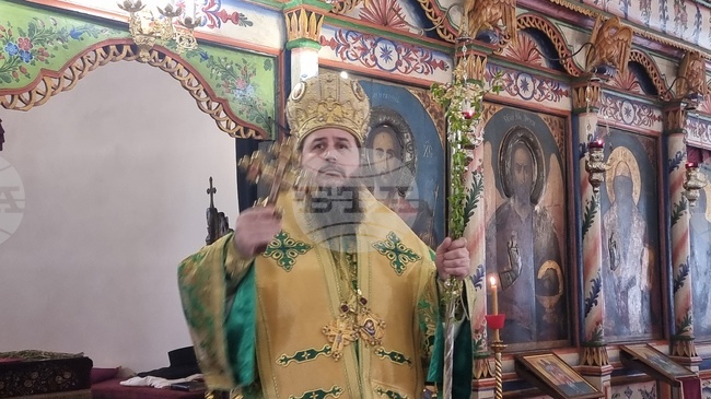 Да славим Бога, но и да се постараем да не Го предаваме, както е бил предаден от юдеите, каза пред миряните на днешния празник епископ Исаак