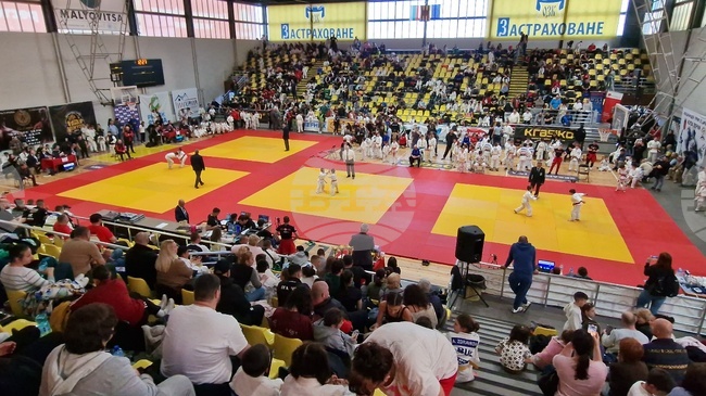 Близо 416 състезатели от 29 клуба са в Перник, за да вземат участие в първия за годината турнир по джудо за Купа „Перун“