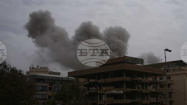 Най-малко девет души загинаха при израелски въздушни удари в Южен Ливан