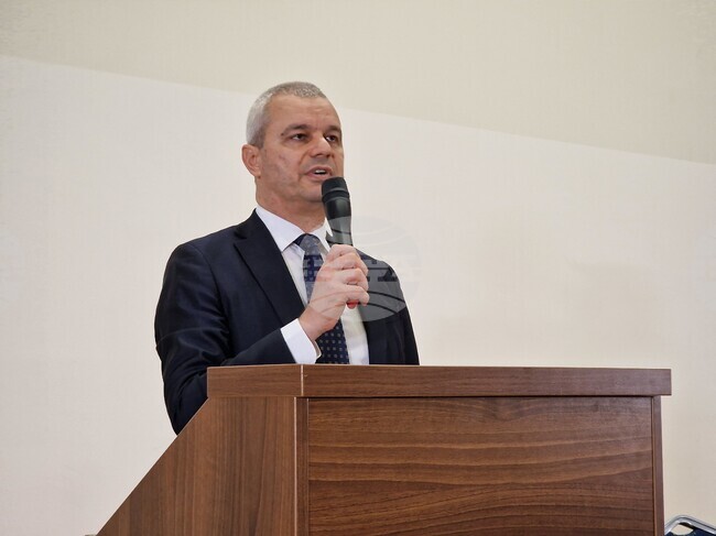 In Plovdiv, Vazrazhdane Leader Presents Party’s National Governance Doctrine