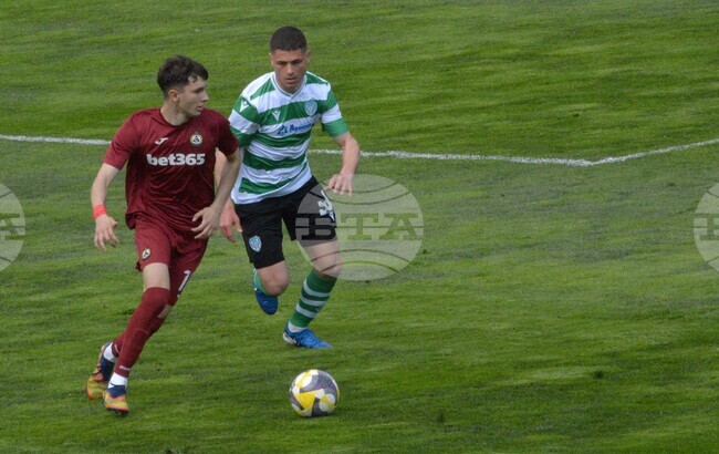 Славия победи Черно море във Варна и се върна на осмото място във временното класиране