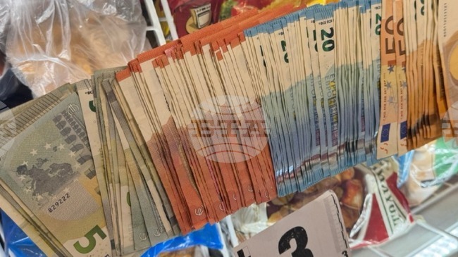 Тефтери с имена и цифри срещу тях са иззети от кметството на село Трайково, община Лом