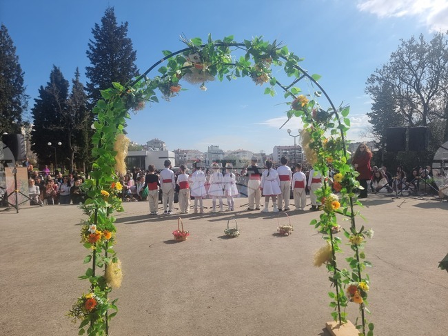 Над 700 участници се включиха във фолклорния празник "Изворът да не пресъхва" в Стара Загора