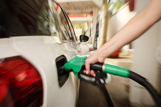 Цените на горивата във Федерация Босна и Херцеговина леко поскъпват от днес; остава в сила контролът върху маржовете