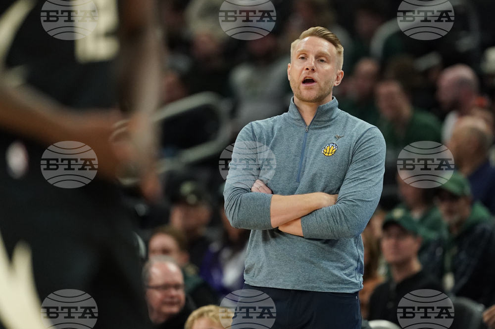 Grizzlies Bucks Basketball