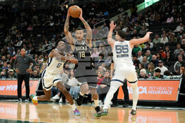 Grizzlies Bucks Basketball