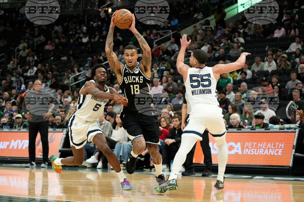 Grizzlies Bucks Basketball