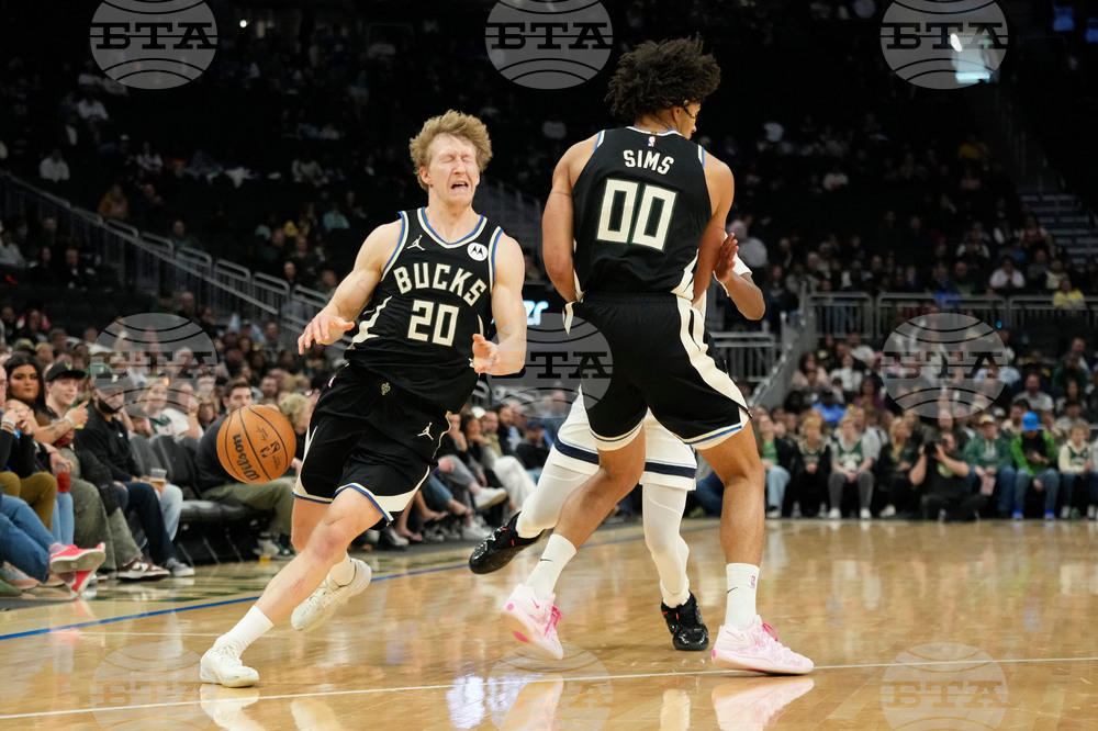 Grizzlies Bucks Basketball