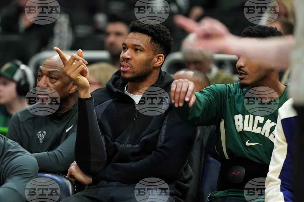 Grizzlies Bucks Basketball