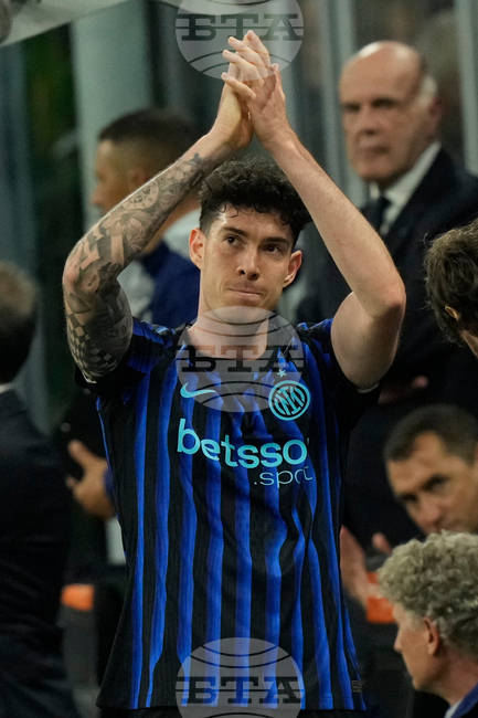 Барселона и Интер вече водят преговори за защитника Алесандро Бастони