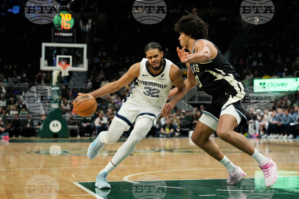 Grizzlies Bucks Basketball