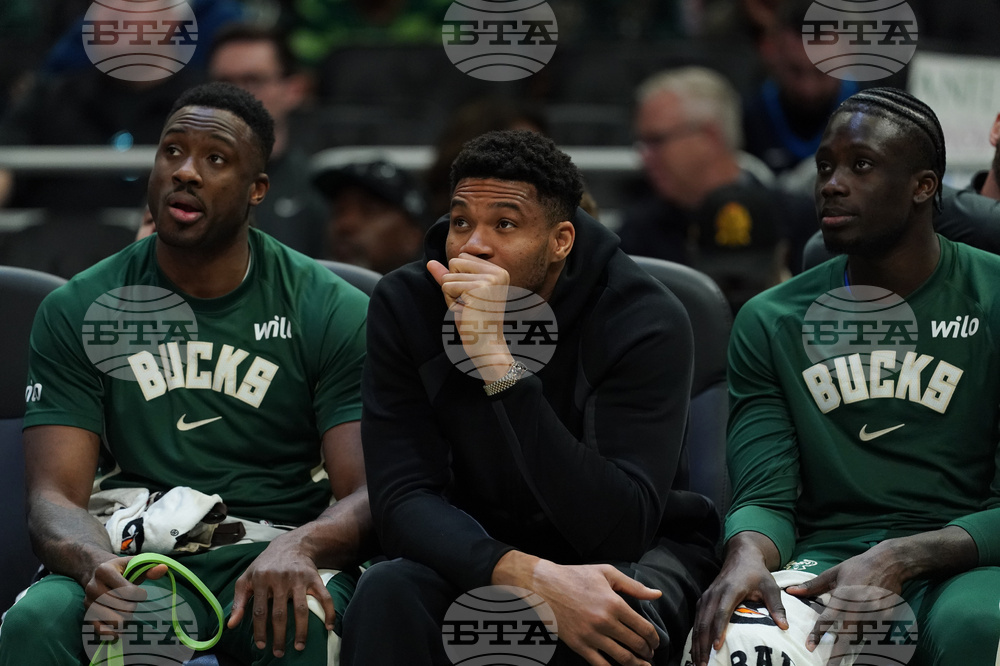 Grizzlies Bucks Basketball