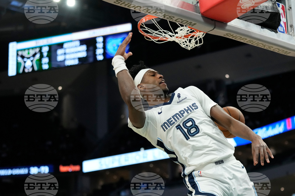 Grizzlies Bucks Basketball