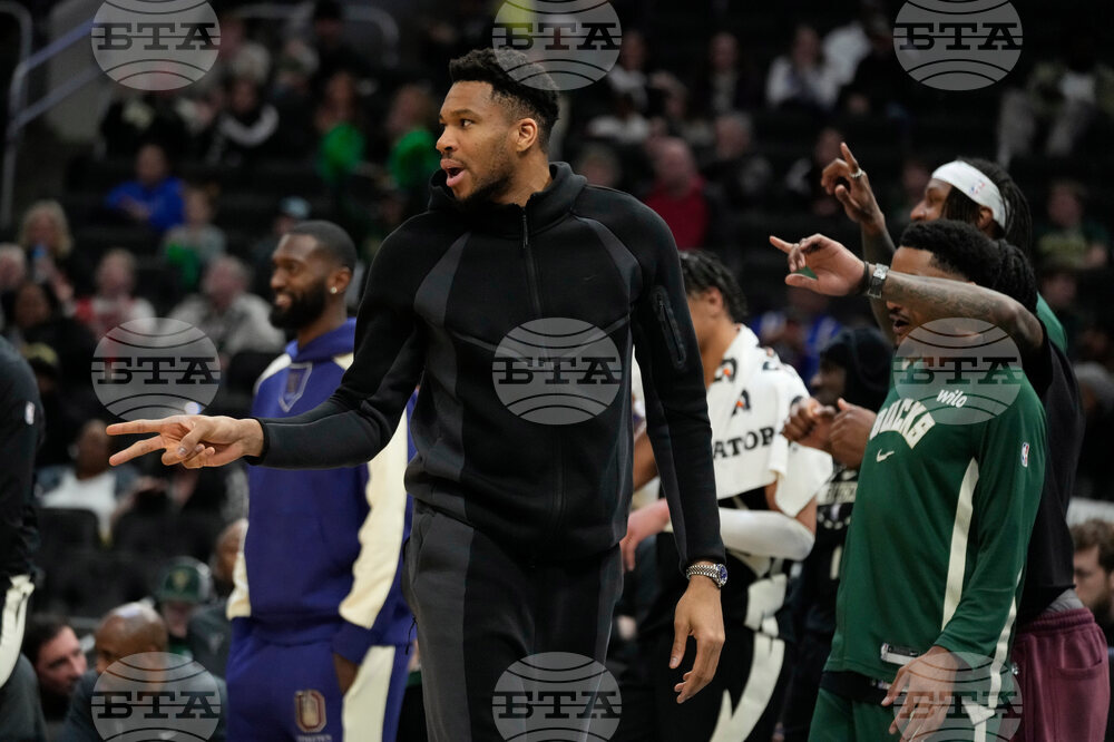 Grizzlies Bucks Basketball