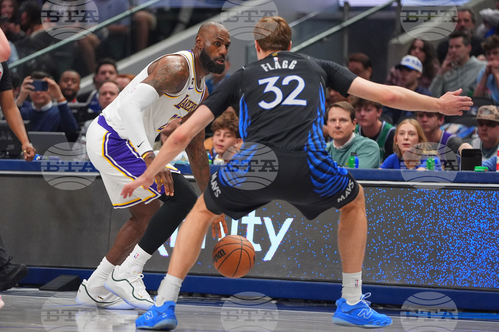 Lakers Mavericks Basketball