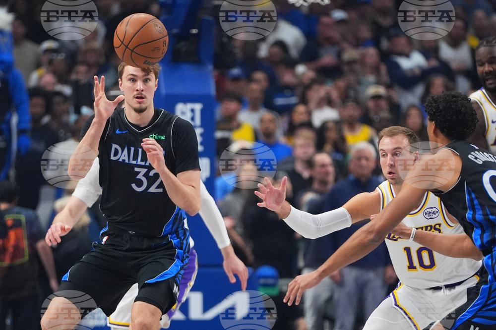 Lakers Mavericks Basketball