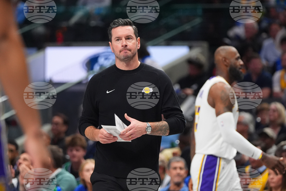 Lakers Mavericks Basketball