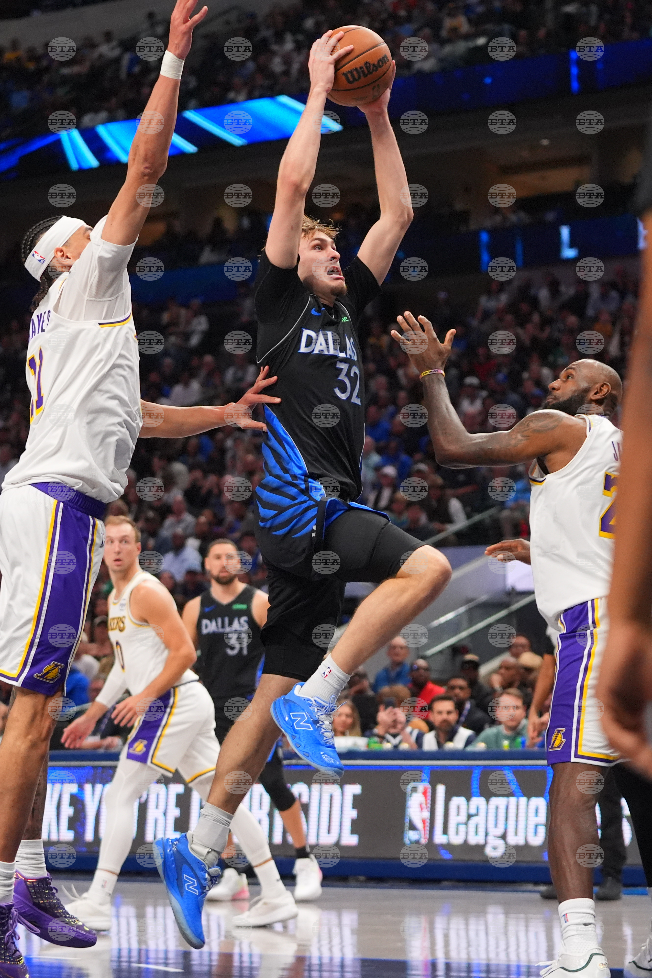 Lakers Mavericks Basketball