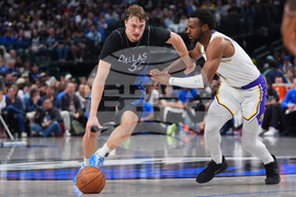 Lakers Mavericks Basketball