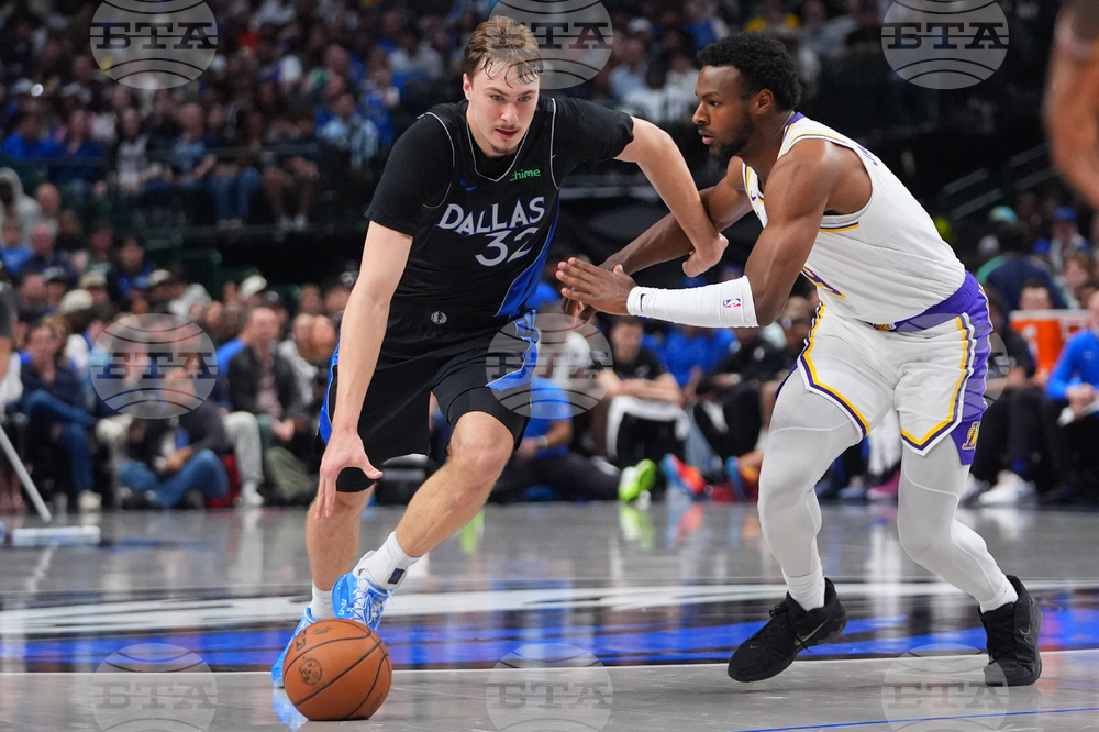 Lakers Mavericks Basketball