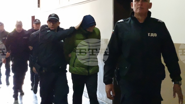 Задържаха под стража двамата обвиняеми за нелегалната фабрика за цигари в Дупница