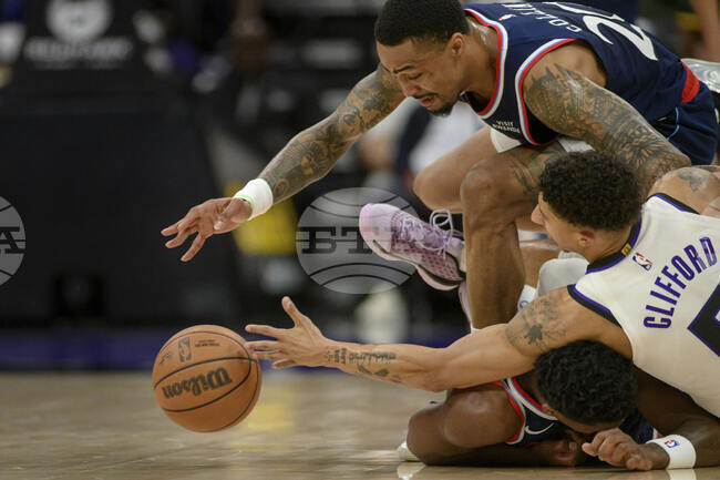 APTOPIX Clippers Kings Basketball