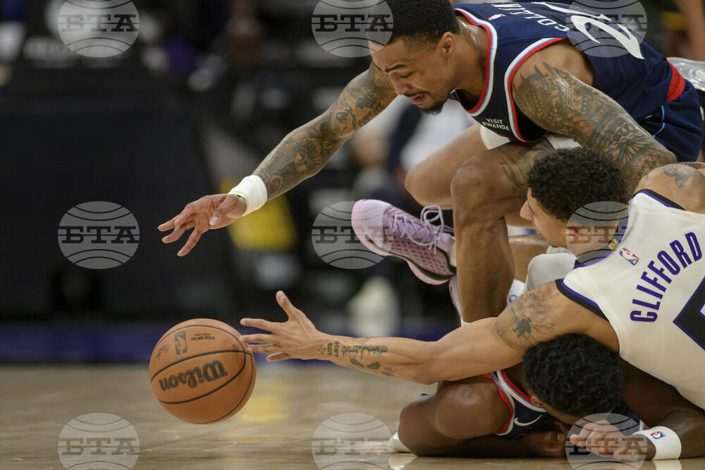 APTOPIX Clippers Kings Basketball