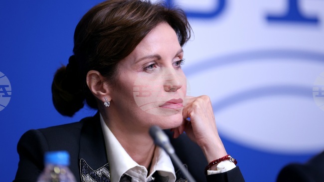 Каузата на приемната грижа е да навакса годините на страхове и липса на майчина грижа при децата, заяви Ана Ананиева 