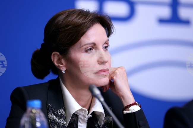 Каузата на приемната грижа е да навакса годините на страхове и липса на майчина грижа при децата, заяви Ана Ананиева 