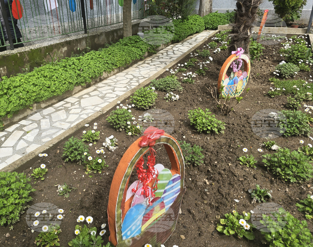 Петрич - къща-музей „Ванга“ - великденска украса