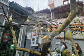 Петрич - къща-музей „Ванга“ - великденска украса